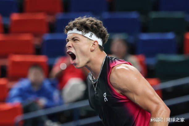 战胜对手并 战胜对手并